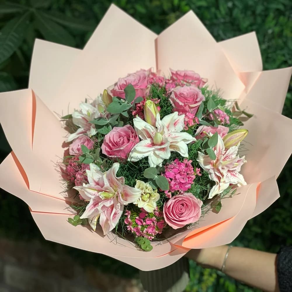 Katmerli Lilyum ve Gül Buketi